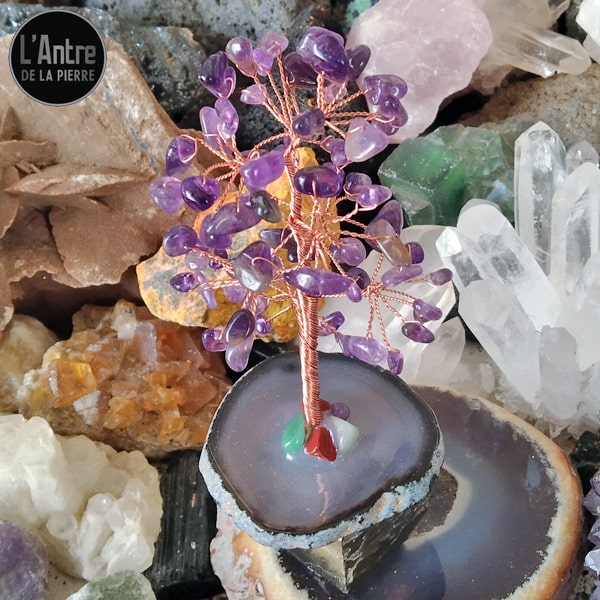 Grand Arbre de 11 cm en Fil de Cuivre avec des Pépites en Améthyste et un Socle en Tranche d'Agate