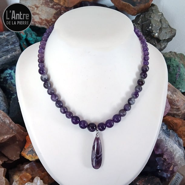 Réalisation d'un Collier Ras de Cou en Améthyste du Brésil Grade A+ Boules de 6, 8, 10 mm avec 1 Long Pendant Améthyste de 43 cm + 5 cm
