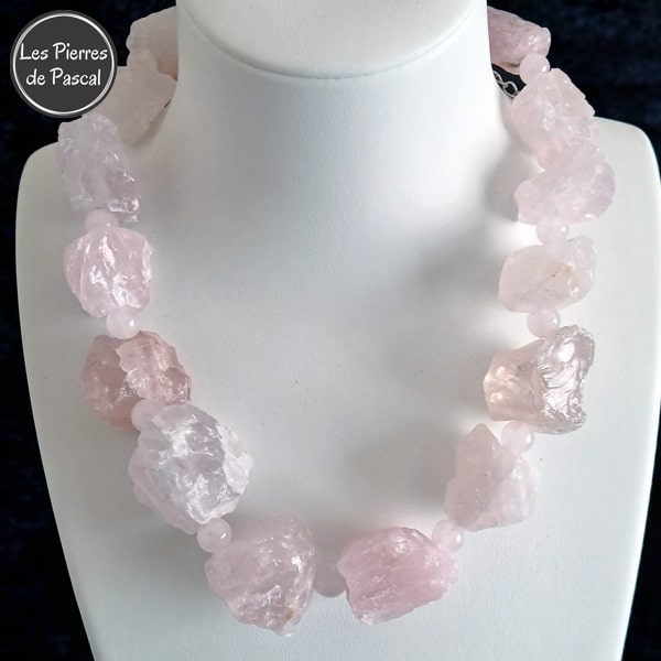 Collier en Pierre Brute Quartz Rose du Brésil de Grade A+ et Boules de 8 mm de 44 cm + 4 cm