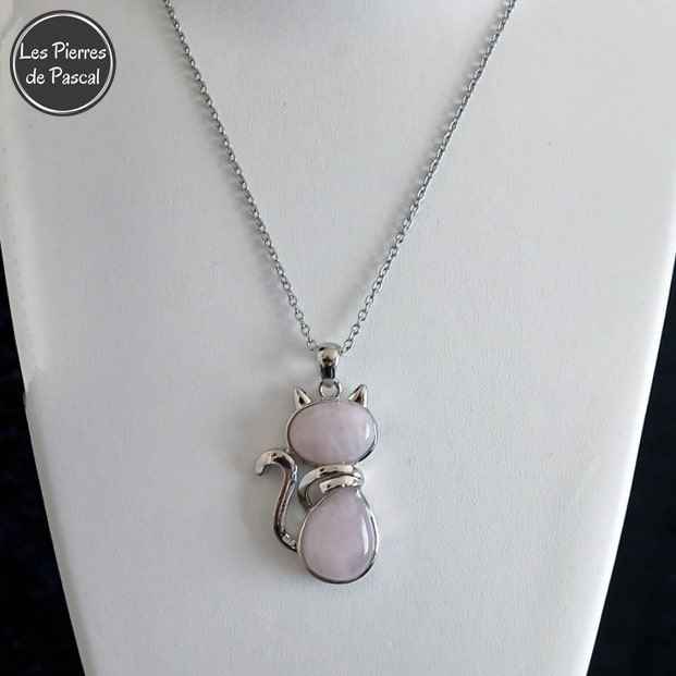 Pendentif Chat en Quartz Rose et Métal Argenté avec une Chaîne Acier Inoxydable 304 de 50 cm