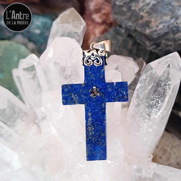 Pendentif avec un Christ en Argent Sterling 925 sur une Croix en Lapis-Lazuli d'Afghanistan de Qualité AA