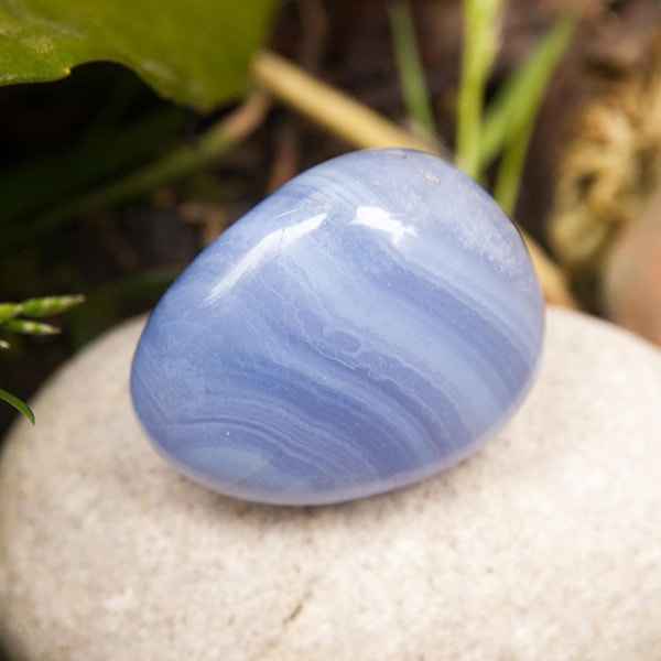 Propriétés, Significations et Vertus de l'Agate Bleue Dentelle ("Blue Lace") ou Calcédoine | Par Pascal Artisan