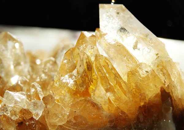Propriétés, Significations et Vertus de la Citrine | Par Pascal Artisan
