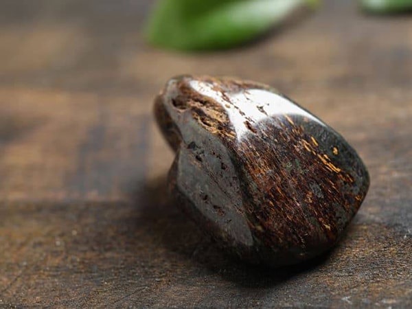 Pierre roulée bronzite ou enstatite