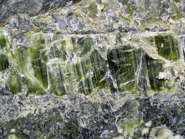 Propriétés, Significations et Vertus de la Serpentine ou Ophite
