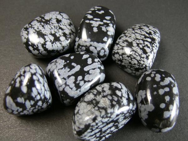 Vertus et Propriétés de L'Obsidienne Flocon de Neige
