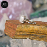 Bague Ajustable avec un Cabochon Pierre de Lune Arc en Ciel du Sri Lanka de Grade 2A en Argent Sterling 925