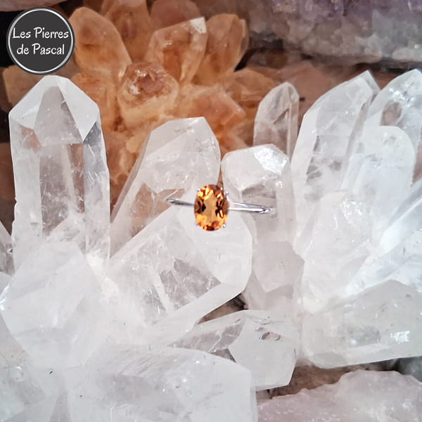 Bague avec une Citrine Facettée du Brésil, Argent Sterling 925 en 4 Tailles sur une druse