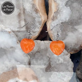 Paire de Boucles d'Oreilles Petits Cœurs en Aventurine Orange du Botswana Grade A et Crochets en Argent Sterling 925