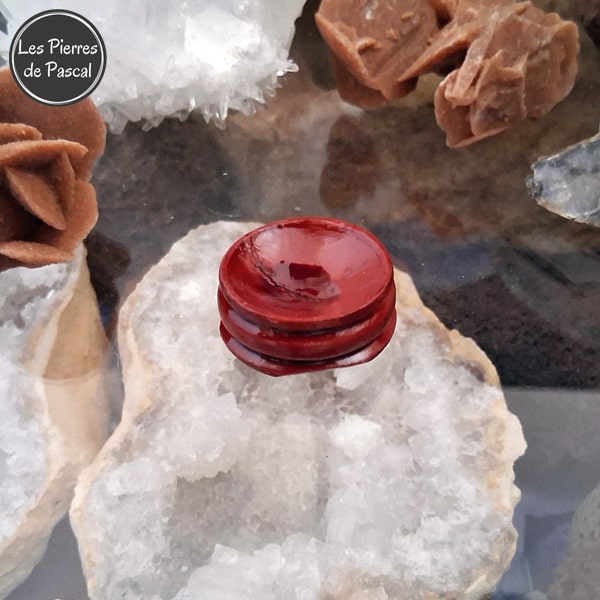Nouvelle Boule de Cristal Shungite de Russie Grade 2A de 3 cm de Diamètre sur un Socle en Bois