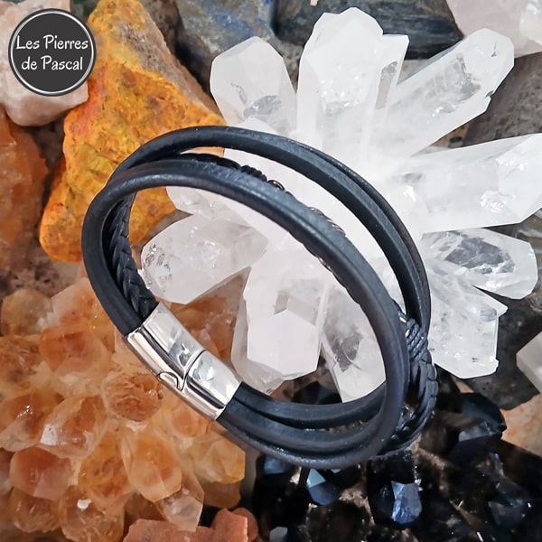 Bracelet en Cuir Noir avec une Plume en Acier Inoxydable Argenté en 3 Tailles de Poignet 18, 20 et 22 cm