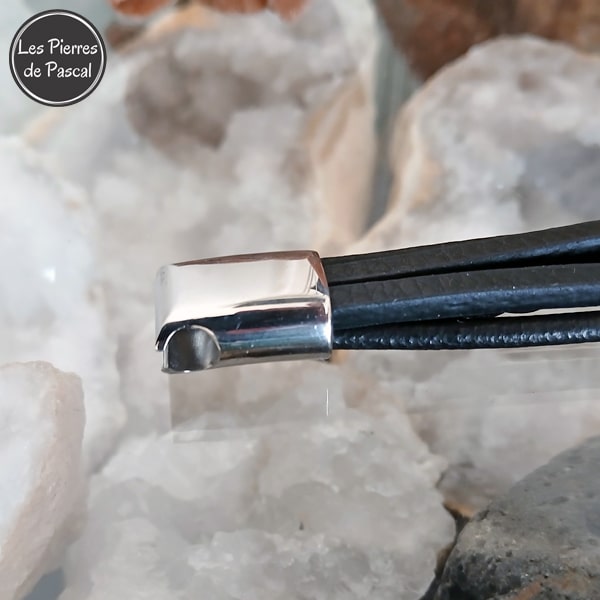 Bracelet en Cuir Noir avec une Plume en Acier Inoxydable Argenté en 3 Tailles de Poignet 18, 20 et 22 cm