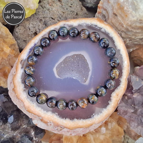 Bracelet Œil de Faucon d'Afrique du Sud de Grade A Boules de 8 mm sur une tranche d'agate