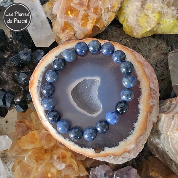 Nouveau Bracelet en Dumortiérite de Namibie Boules de 10 mm Grade 2A