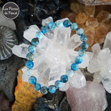 Bracelet Apatite Bleue du Sri Lanka de 8 mm de Grade B sur une druse de cristal
