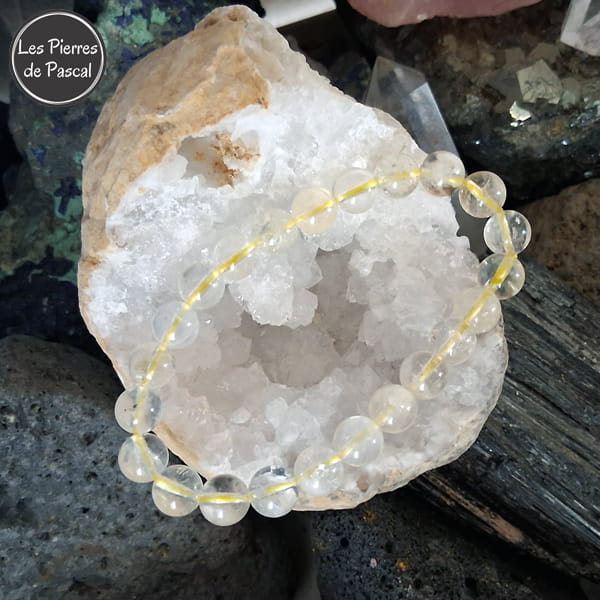Bracelet Citrine Naturelle Claire de 8 mm de Madagascar Grade A sur une géode de quartz