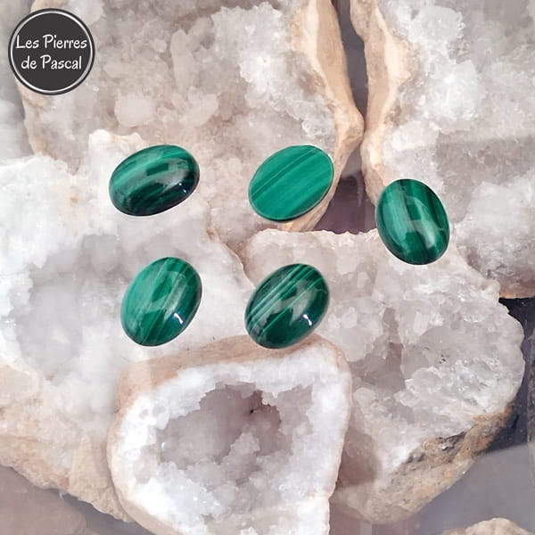 Cabochon Malachite Polie et Ovale du Congo 2A | Arthrose