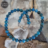 Collier en Apatite Bleue du Brésil de Qualité A+ Boules de 10 mm de 45 cm + 4 cm sur des géodes de quartz