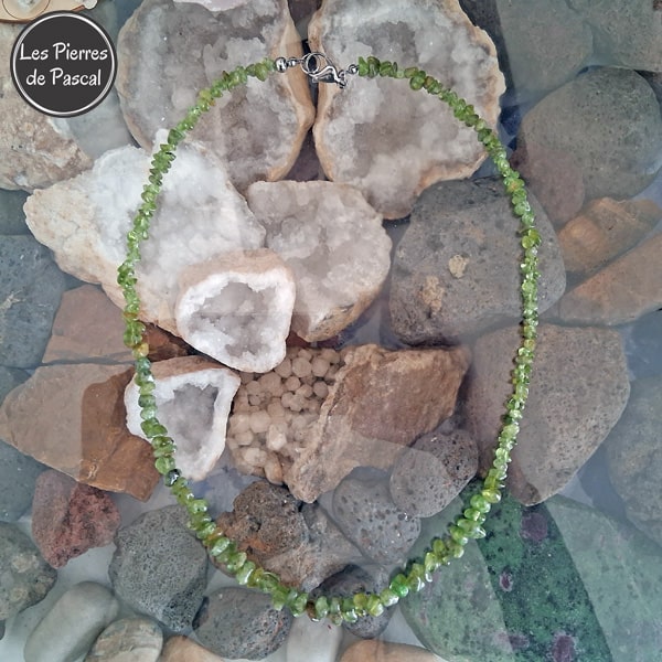 Collier Pierres Chips Péridot de Birmanie Grade A Pierres Chips de 60 cm