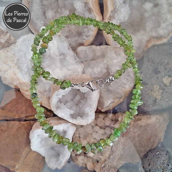 Collier Baroque Péridot de Birmanie Pierres Chips de 60 cm