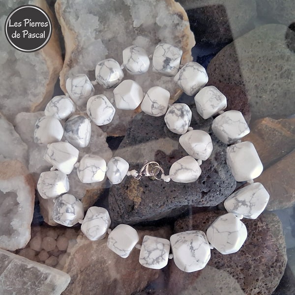 Collier en Howlite Blanche