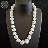 Collier en Howlite Blanche en Forme de Petits Cubes à Pointes du Zimbabwe de Grade A Longueur de 50 cm