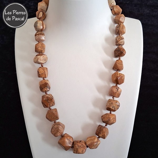 Collier en Jaspe Paysage en Forme de Petits Cubes à Pointes de Namibie de Grade A Longueur de 50 cm
