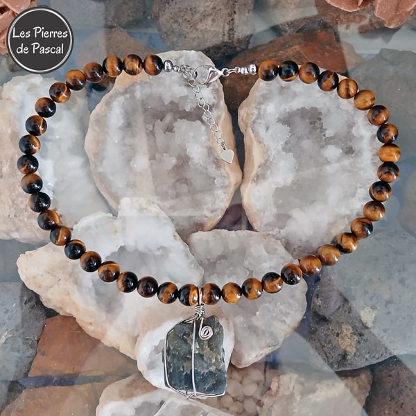 Collier Œil de Tigre de 10 mm Grade 2A, avec un Pendentif Labradorite Brute de 47 cm + 4 cm