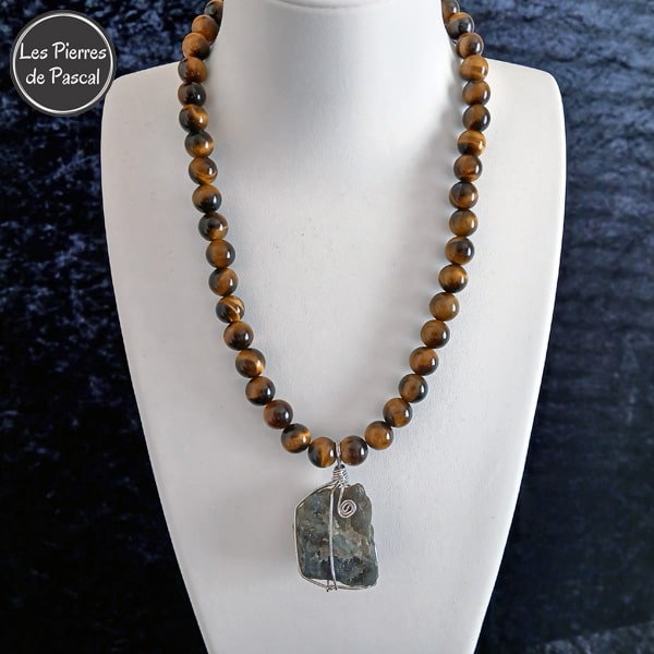 Réalisation d'un Collier Œil de Tigre d'Afrique du Sud de 10 mm Grade 2A, avec un Pendentif Labradorite Brute de 47 cm + 4 cm