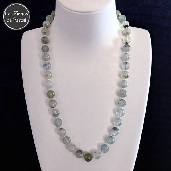 Réalisation d'un Collier à Nœuds en Prehnite d'Australie de Qualité A+ avec des Boules de 10 mm de Longueur 50 cm