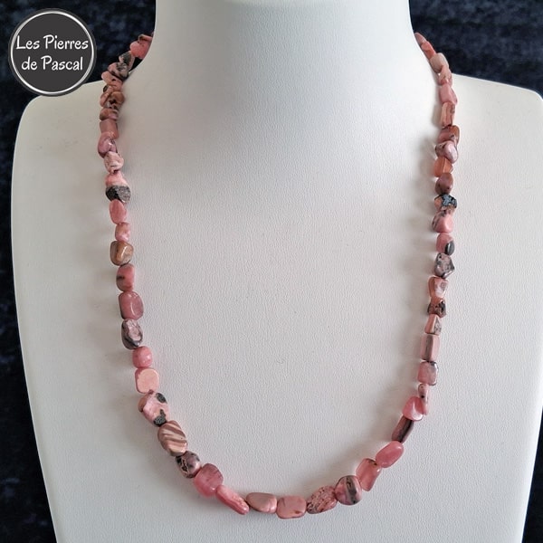 Réalisation d'un Collier Baroque en Rhodochrosite Rose du Brésil 2A Pierres Chips de 46 cm + 4 cm