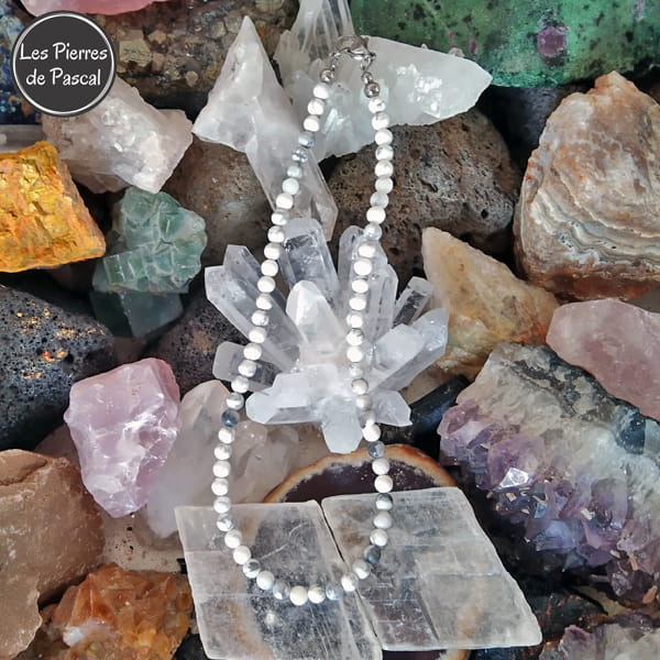 Collier Ras de Cou en Howlite Blanche du Zimbabwe Grade A+ de 6 mm de 44 cm + 4