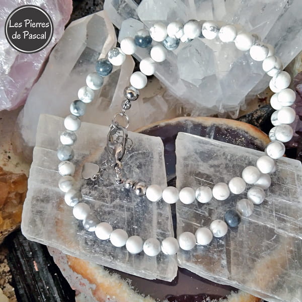 Réalisation d'un Collier Ras de Cou en Howlite Blanche Boules de 6 mm de 44 cm + 4