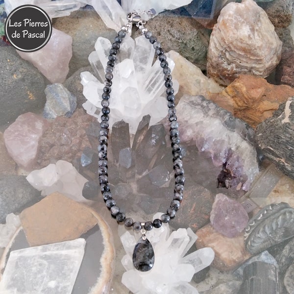 Réalisation d'un Collier Ras de Cou en Labradorite de 6 mm avec Pendentif Goutte Labradorite de 44 cm + 4 cm