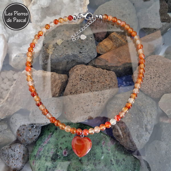 Réalisation Collier Cornaline Orange de 6 mm et un Cœur Cornaline de 43,5 cm