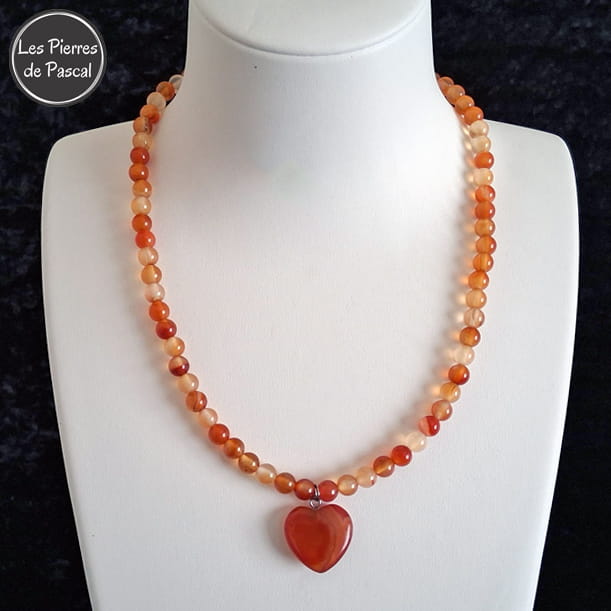 Réalisation Collier Cornaline Orange de 6 mm et un Cœur Cornaline de 43,5 cm