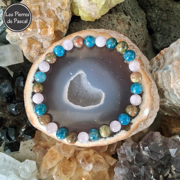 Bracelet avec Apatite Bleu, Kunzite et Unakite de 8 mm Taille 21 cm