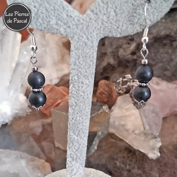Commande Dany V. - 2 Pendentifs et 1 Paire de Boucles d'Oreilles en Shungite De Russie Grade A