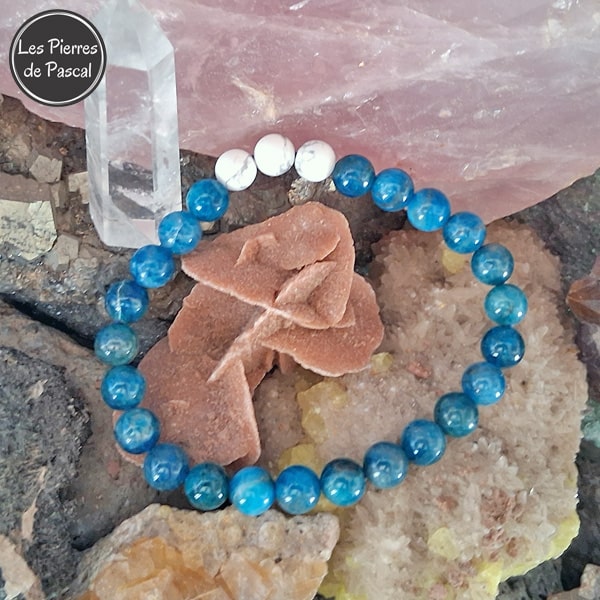 commande spéciale Thomas R. - Bracelet Apatite Bleue 2A et Howlite Blanche A Boules de 8 mm Taille 20 cm