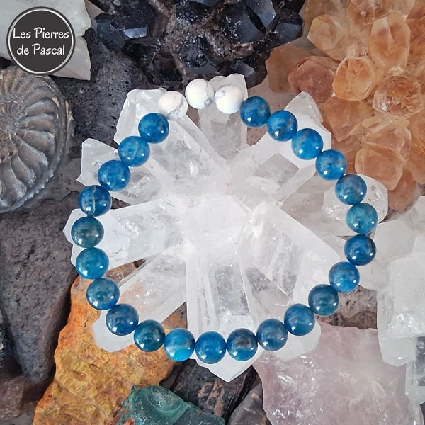 Bracelet Apatite Bleue 2A et Howlite Blanche A Boules de 8 mm Taille 20 cm