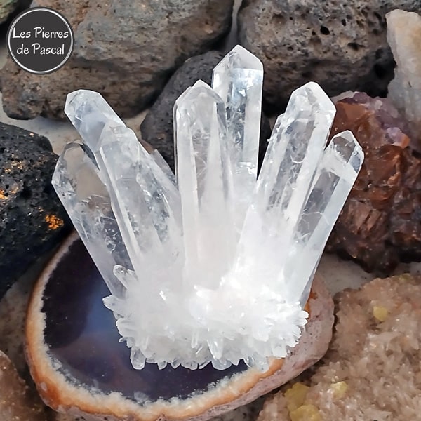 Druse de Quartz Hyalin avec 15 Pointes de Grade 3A+ de 394 g
