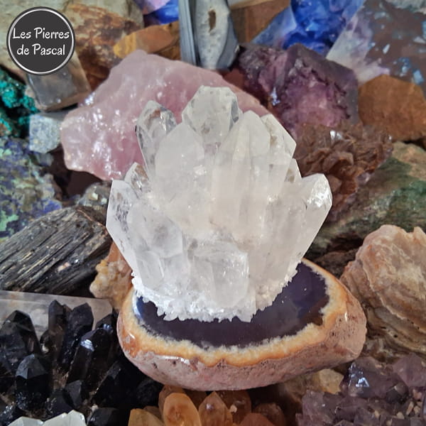 Druse de Cristal de Roche ou Quartz Hyalin du Brésil avec 15 Pointes de Grade 3A de 451 g