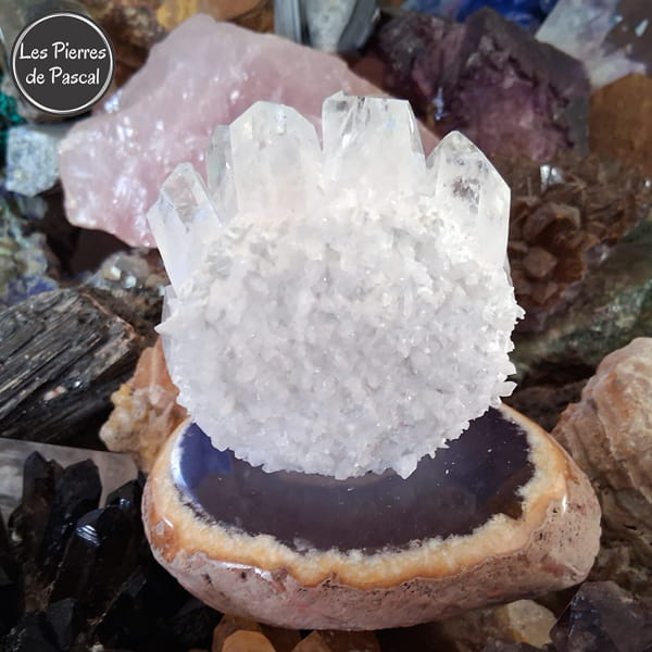 Druse de Cristal de Roche ou Quartz Hyalin du Brésil avec 15 Pointes de Grade 3A de 451 g