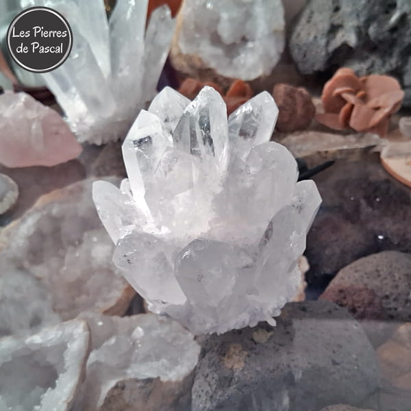 Druse de Cristal de Roche ou Quartz Hyalin du Brésil avec 15 Pointes de Grade 3A de 451 g