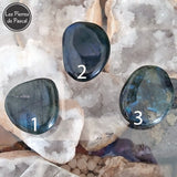 Galet Labradorite de Madagascar Grade 2A 4 cm environ N°1, 2 et 3