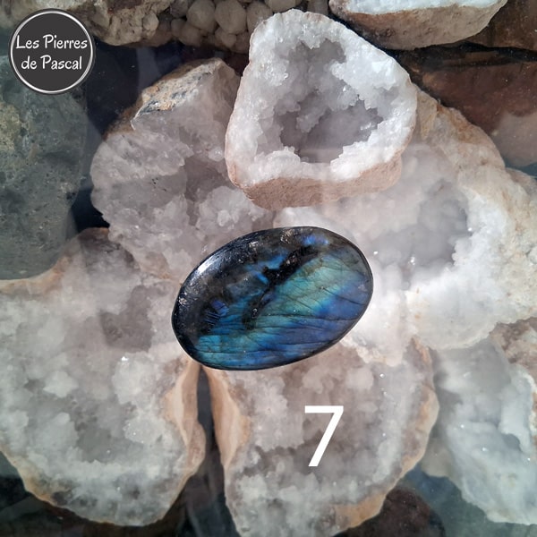 Galets en Labradorite de Madagascar Grade 2A 4 cm environ n°7