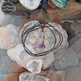 Lot de 4 Pendentifs en Forme de Cœur Améthyste, Aventurine Verte, Labradorite et Quartz Rose avec 3 Cordons en Simili-Cuir et une Chaîne Acier Inoxydable de 50 cm