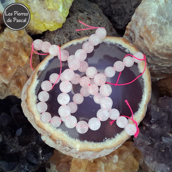 Perles en Quartz Rose de 8 mm de Qualité A du Brésil sur une tranche d'agate
