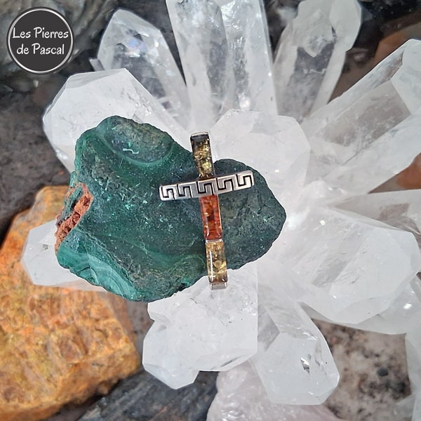 Pendentif Croix en Ambre Vert, Cognac et Jaune de la Baltique Chaîne Argent 925
