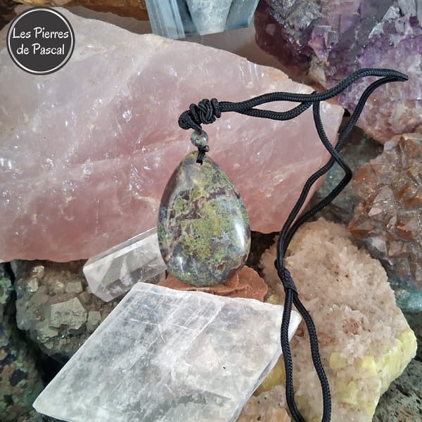 Pendentif Jaspe Sang de Dragon sur quartz rose